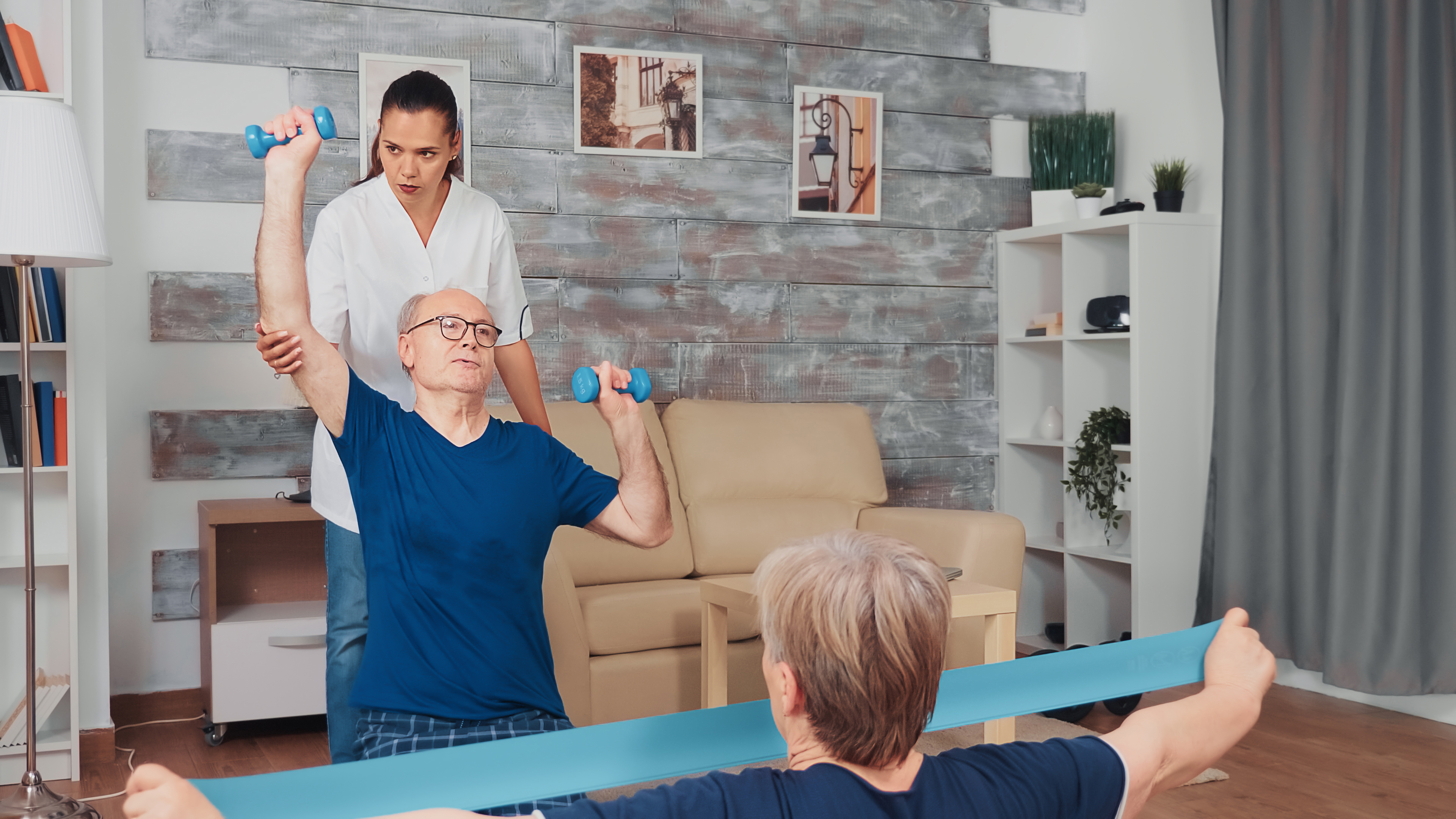 Rehabilitación y terapia física para el alto mayor
